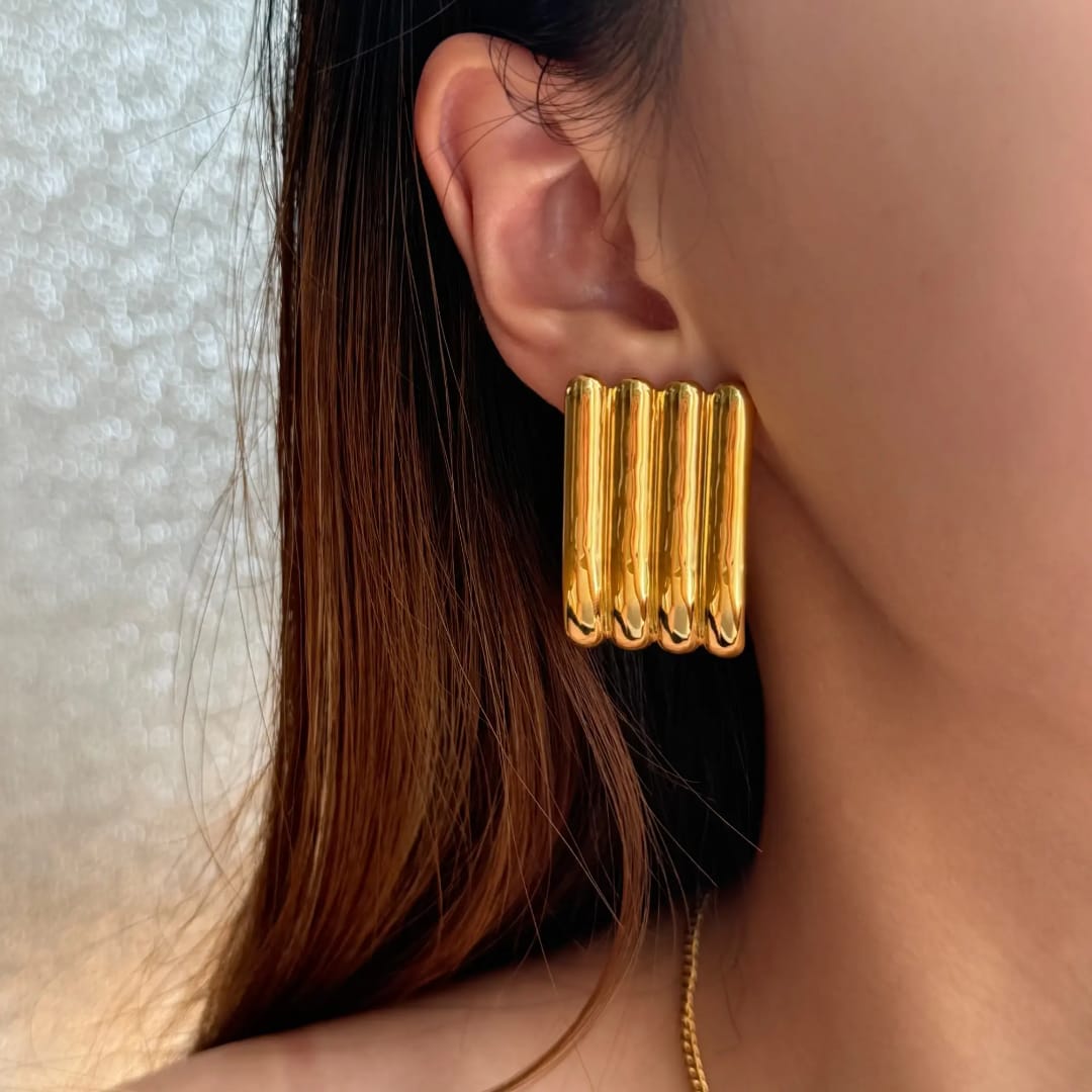 Yu Fashions Vertical Striped High Fashion Anti Tarnish Korean Earrings