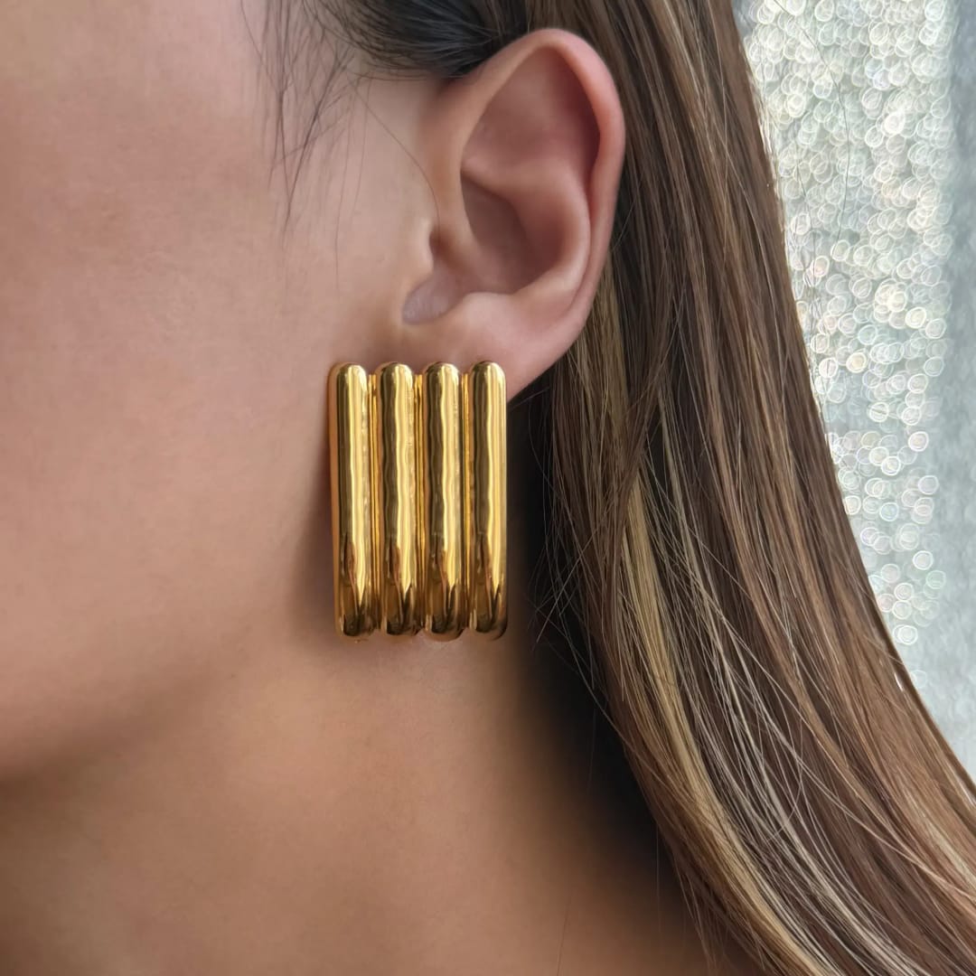 Yu Fashions Vertical Striped High Fashion Anti Tarnish Korean Earrings