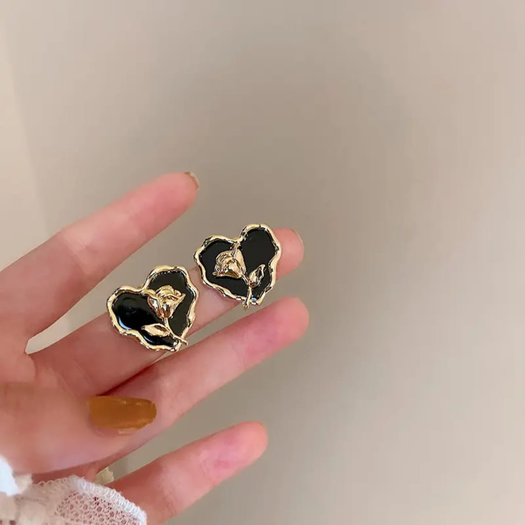 Yu Fashions Black Heart Rose Flower Enemalled High Fashion Korean earrings