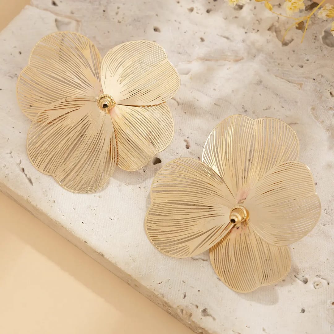 Yu Fashions Geometrical Flower Shaped  three petaled pansi inspired Lumi Pearl High Fashion Korean earrings