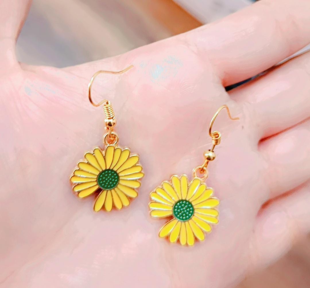 Yu Fashions Summer Sunflower Floral Cute Korean Earrings Pair