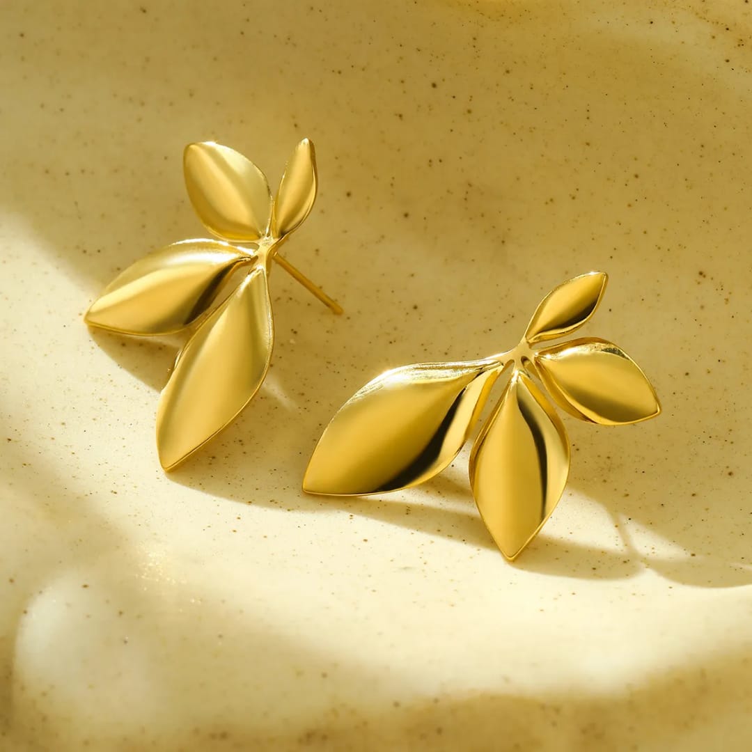 Yu Fashions Anti Tarnish Glossy leaf flower gold plated High Fashion Korean Earrings