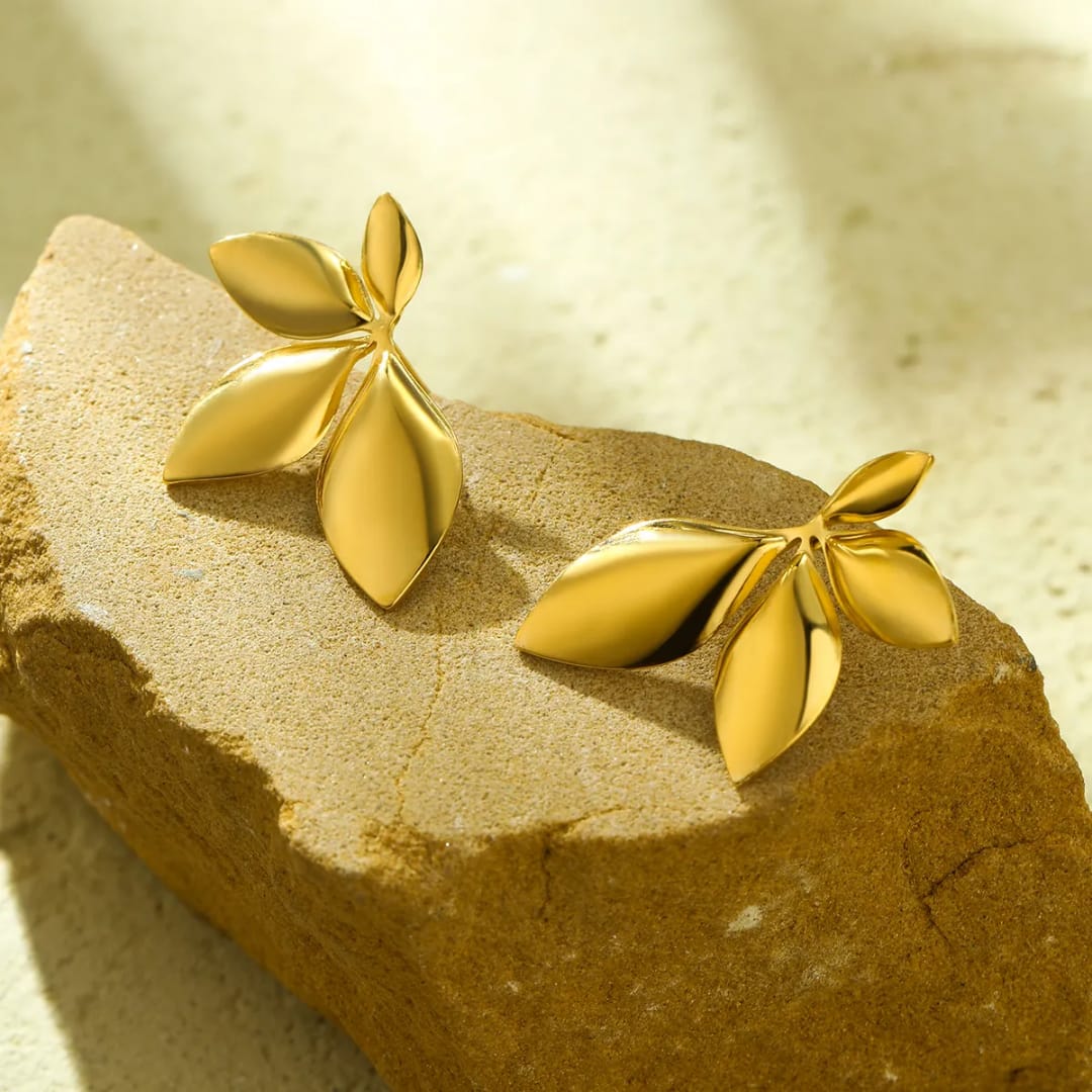Yu Fashions Anti Tarnish Glossy leaf flower gold plated High Fashion Korean Earrings