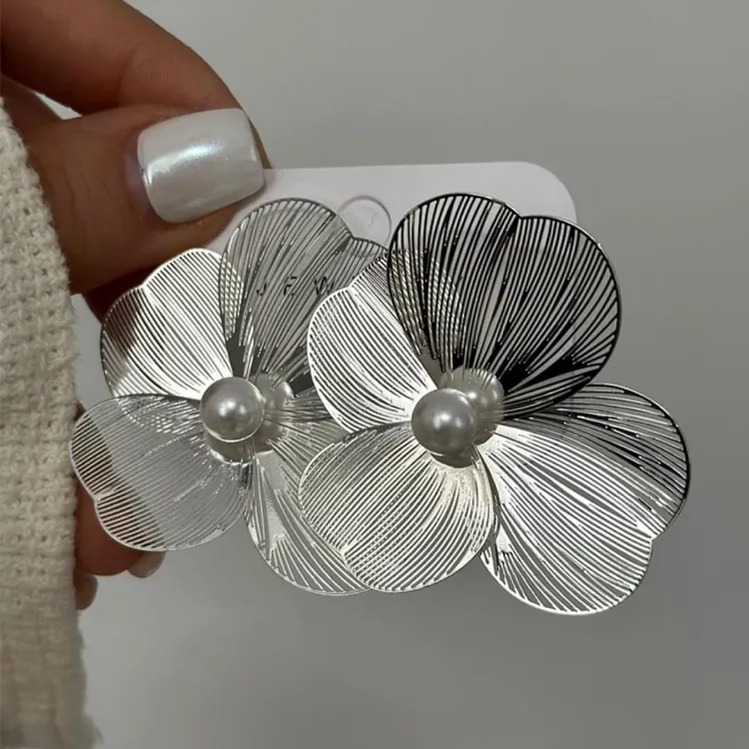 Yu Fashions Geometrical Flower Shaped  three petaled pansi inspired Lumi Pearl High Fashion Korean earrings