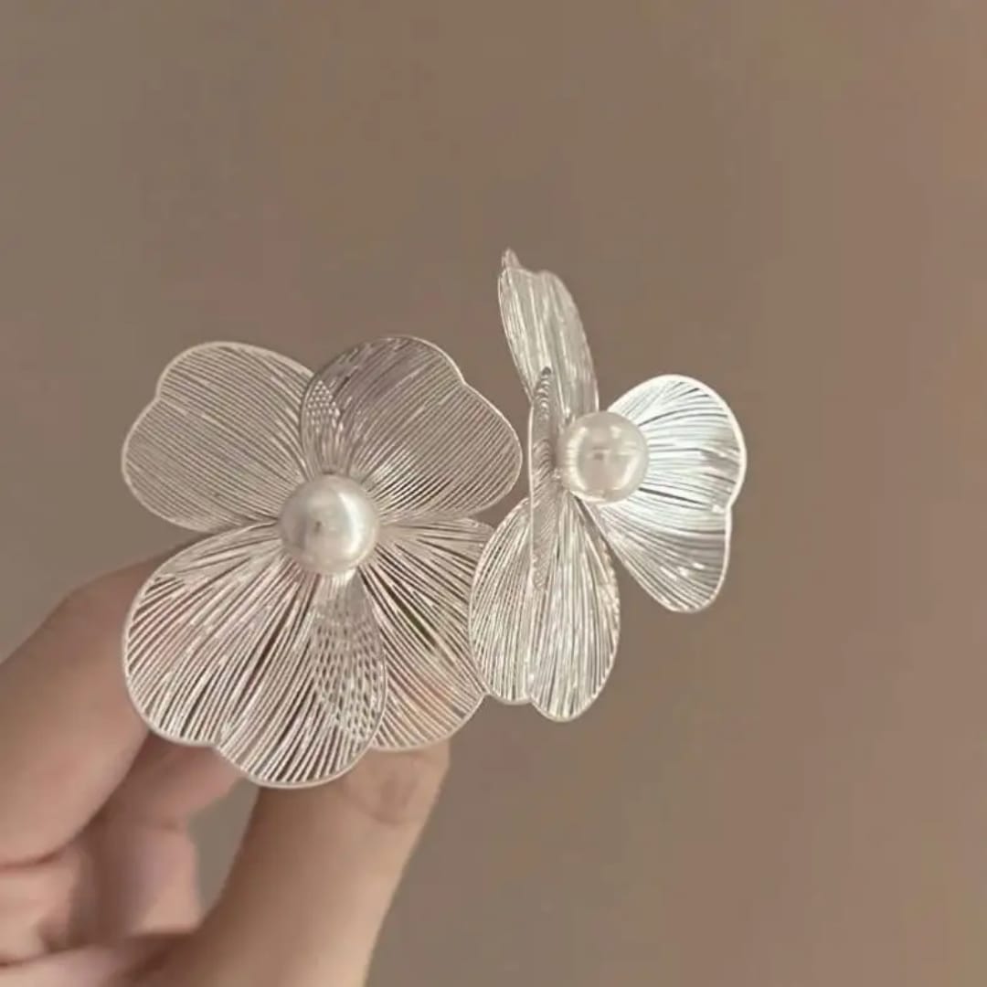 Yu Fashions Geometrical Flower Shaped  three petaled pansi inspired Lumi Pearl High Fashion Korean earrings