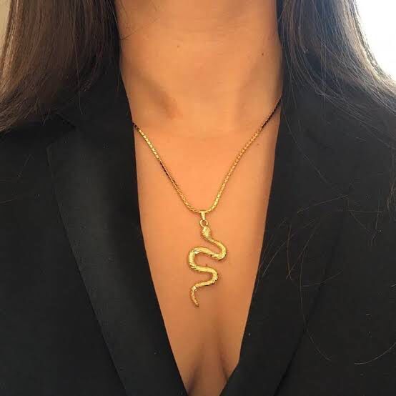 Yu Fashions Minimal Snake Pendent Necklace Chain