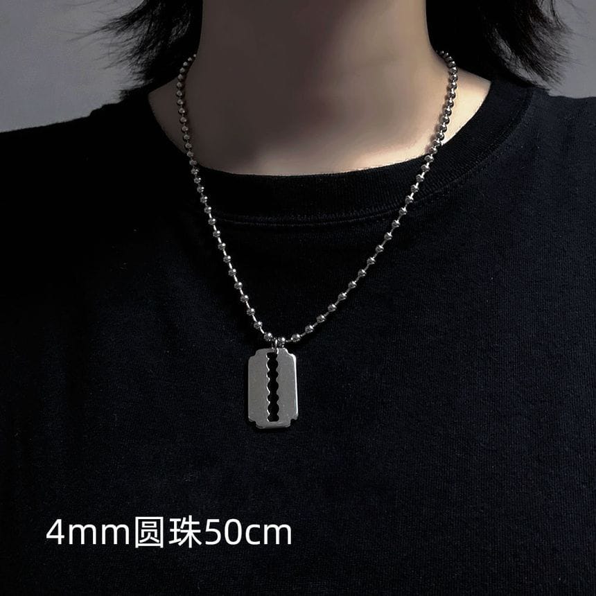 Yu Fashions Razor Blade Punk Unisex Silver Pendent Necklace Chain