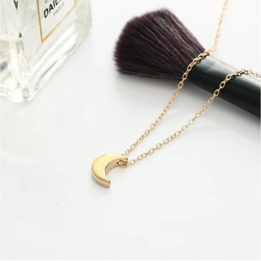 Yu Fashions Minimal Moon Pendent Necklace Chain