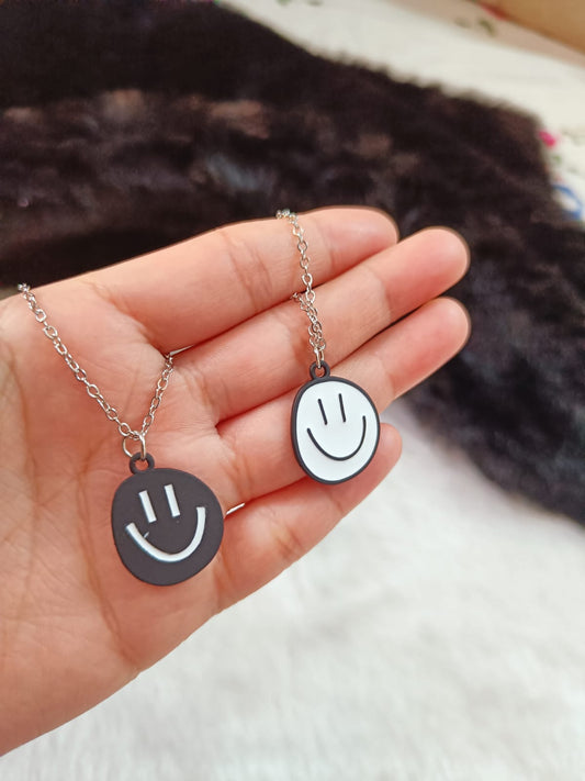 Yu Fashions Cute Face Friends High Fashion Korean Pendent Necklace