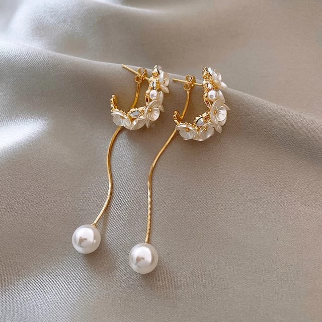 Yu Fashions Faux Pearl Flower Bunch Drop Pearl Golden Korean Earrings Pair